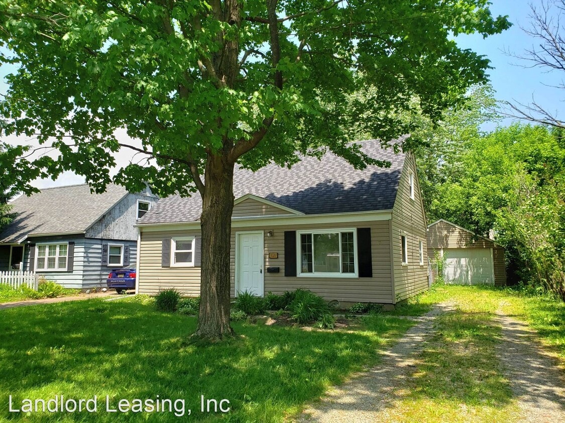 3 br, 1.5 bath House 3119 Sterling Road House Rental in Lorain, OH
