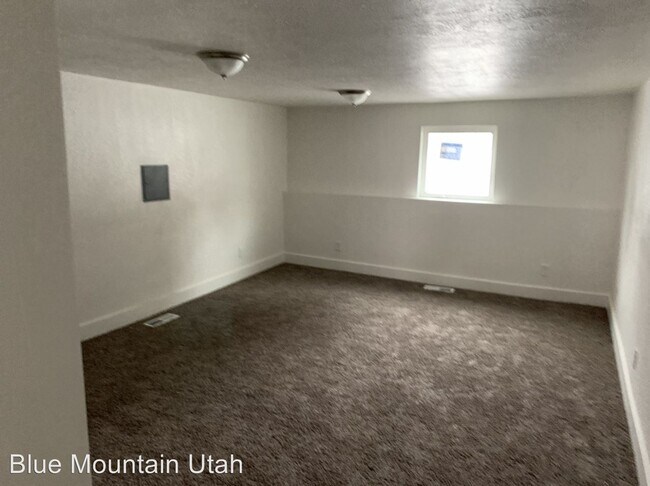 Building Photo - 4 br, 2 bath House - 4765 S 575 W