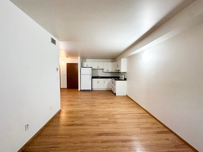 Building Photo - 138 Lorne Ave