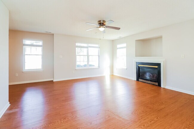 Foto del edificio - 6720 Fortescue Dr