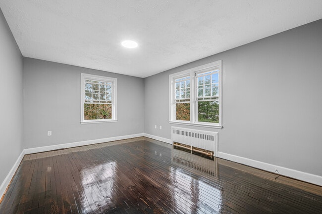 Building Photo - The Bentley