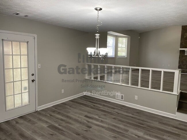 Building Photo - 7345 Chaucer Ct