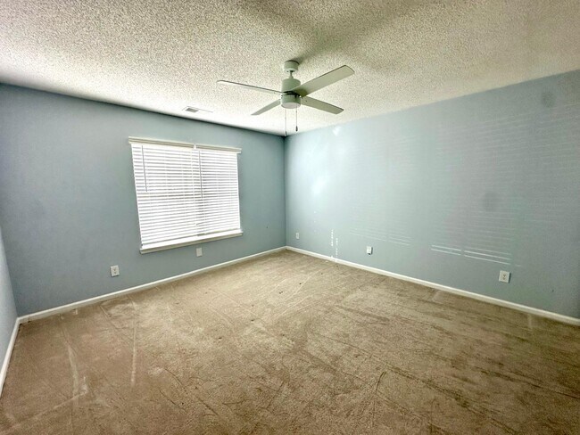 Foto del edificio - 8200 Reames Rd