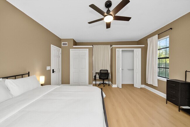 Foto del edificio - 512 Mason Ave