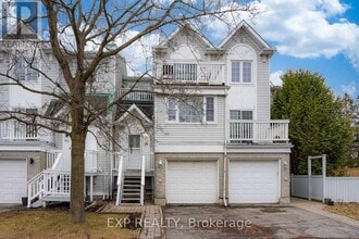 Building Photo - 98 Castlegreen Private