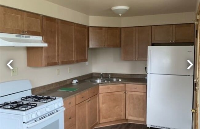 Building Photo - 3037 W Iona Ter