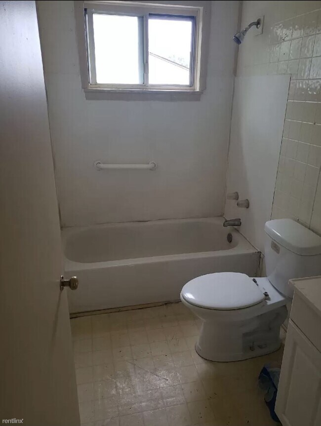 Building Photo - 3 br, 1 bath House - 6159 Penwood Rd