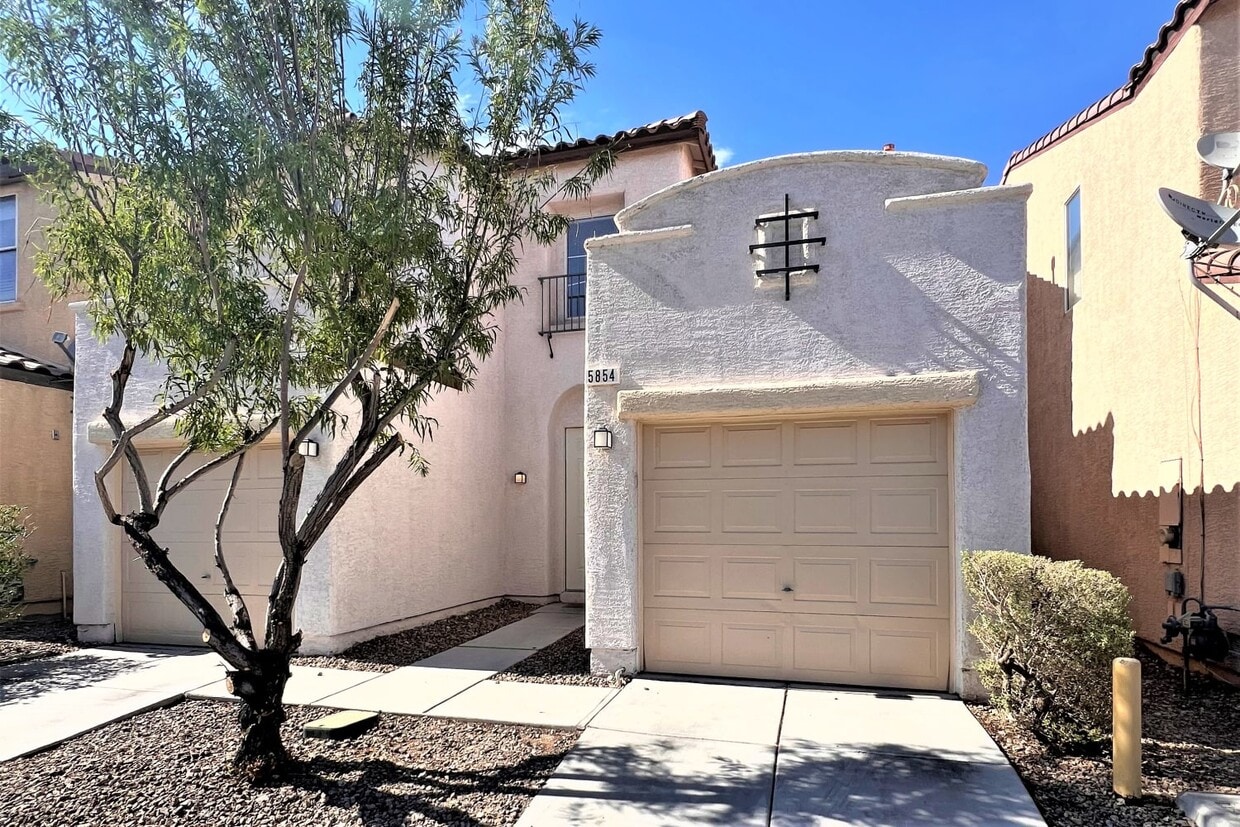 Foto principal - 5854 Lee Fairy Court