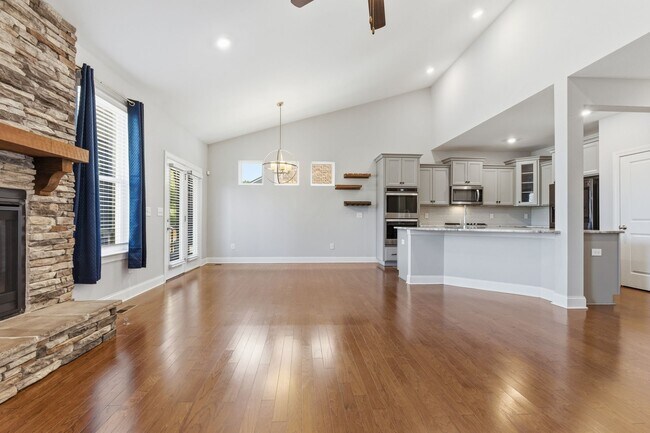 Foto del edificio - 7036 Bennett Dr.