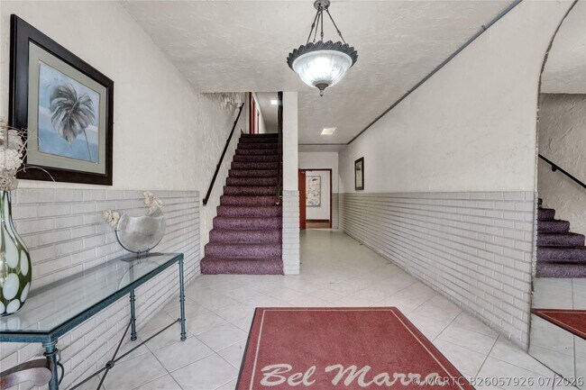 Foto del edificio - 665 Enfield St