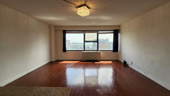 Foto del edificio - 135 Montgomery St
