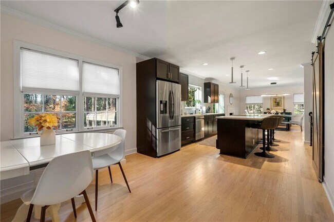 Foto del edificio - 4116 Wieuca Rd NE