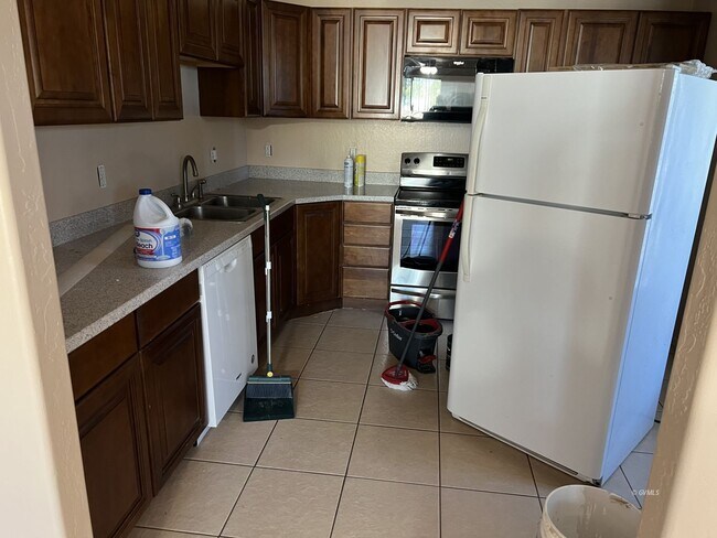 Foto del edificio - 708 W 4th St