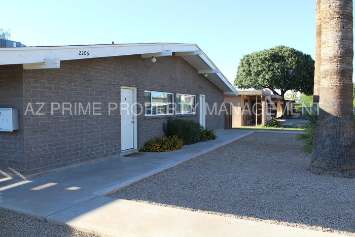 Primary Photo - 2206 S Granada Dr