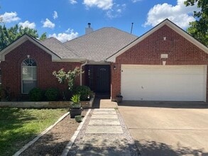 Building Photo - 2626 Eastwood Ln