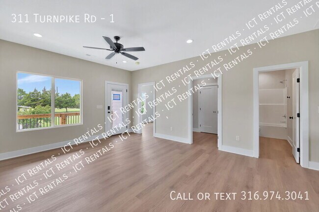 Foto del edificio - 311 Turnpike Rd