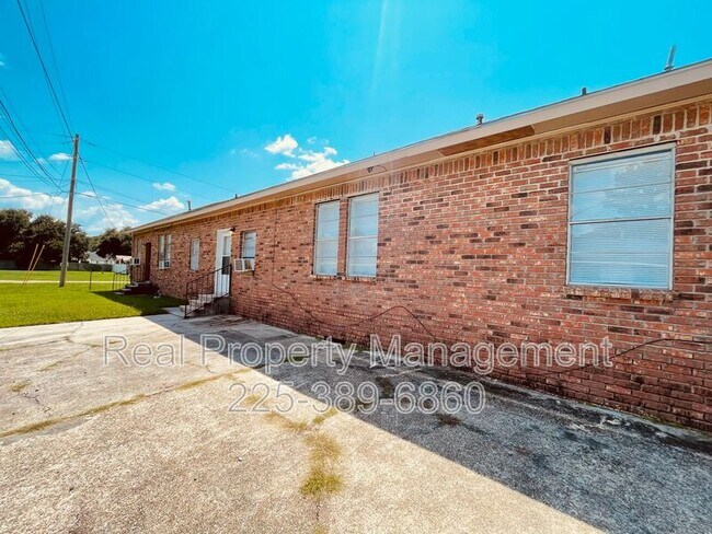 Foto del edificio - 38294 Tammy Rd.