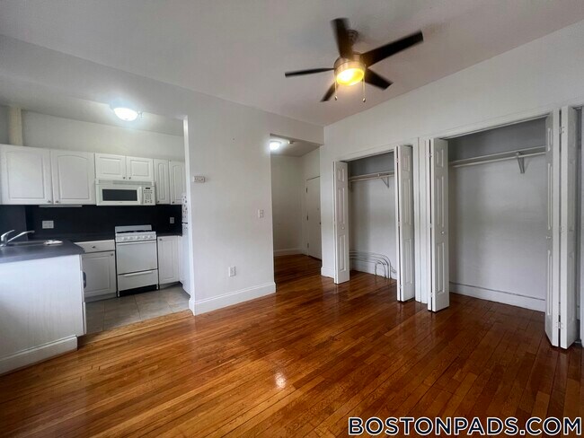 Foto del edificio - 151 Park Dr