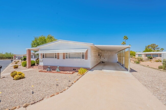 Building Photo - 10675 N Kilimanjaro Ave