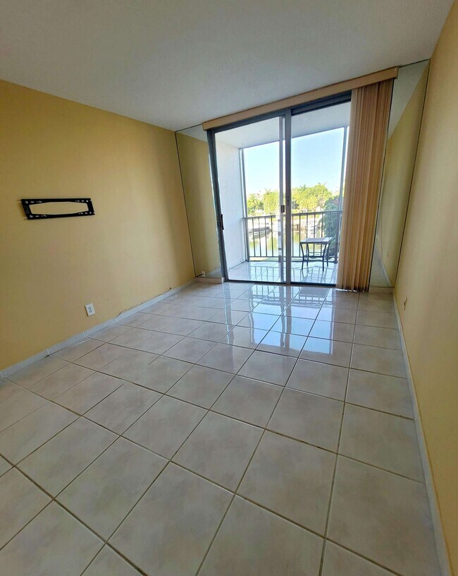 Foto del edificio - 601 Three Islands Blvd