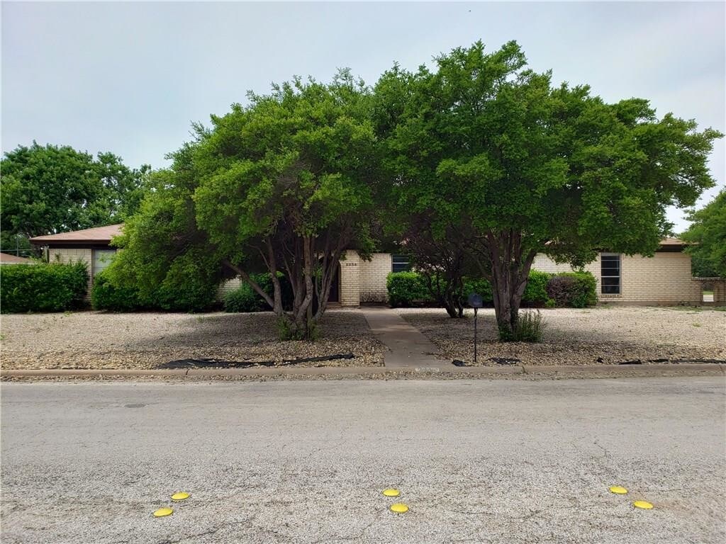 Primary Photo - 2234 Robertson Dr