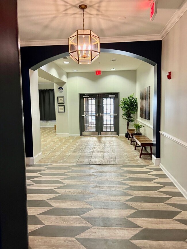 Foto del edificio - Available April 15th 2BD/2BA Condo on Granby! Gated Garage Parking with 2 Reserved Spots!! Balcony!