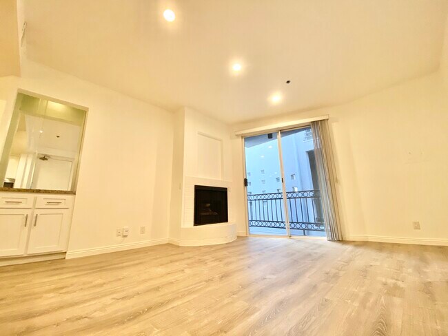 Building Photo - 649 Ridgeley Dr