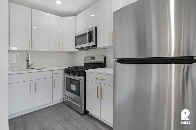 Foto del edificio - 86-15 Rockaway Blvd
