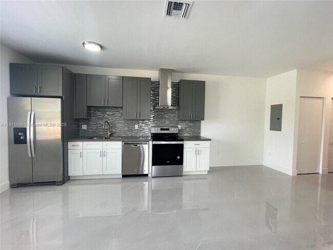 Foto del edificio - 3096 NW 27th St