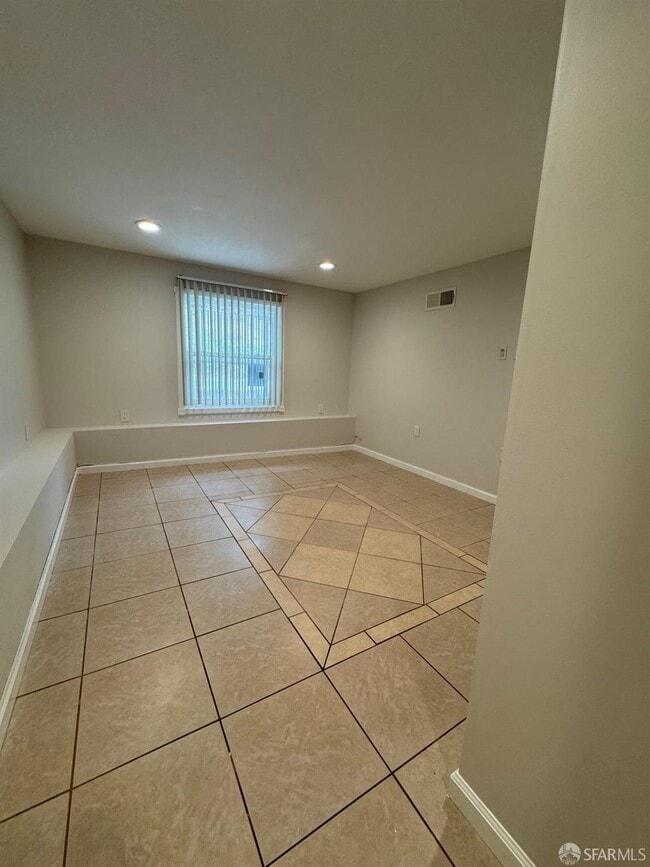 Building Photo - 444 Higate Dr