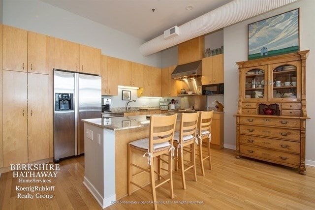 Building Photo - 547 S Clark St