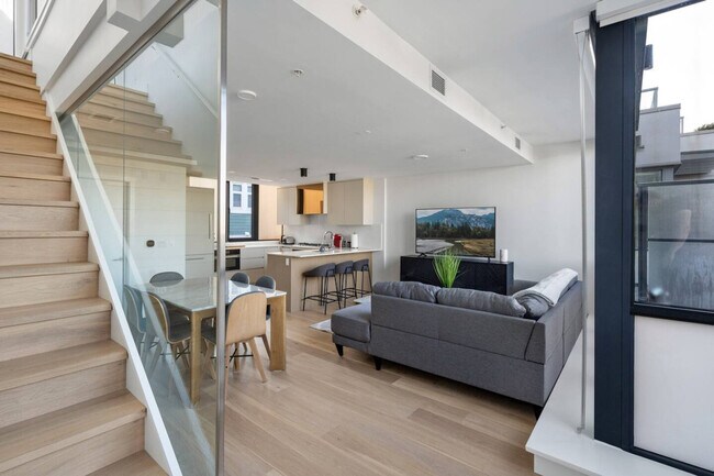 Photo du bâtiment - 2366 Birch St