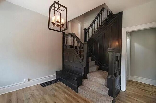 Foto del edificio - 5 bedroom home in the Upper Hill District