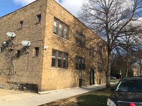 Building Photo - 3234 W Grace St