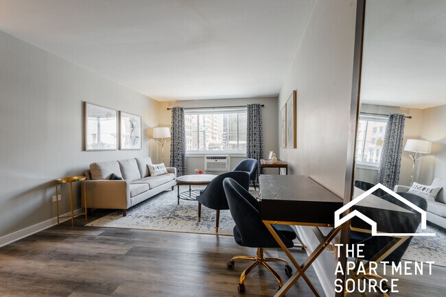 Foto del edificio - 955 W Foster Ave