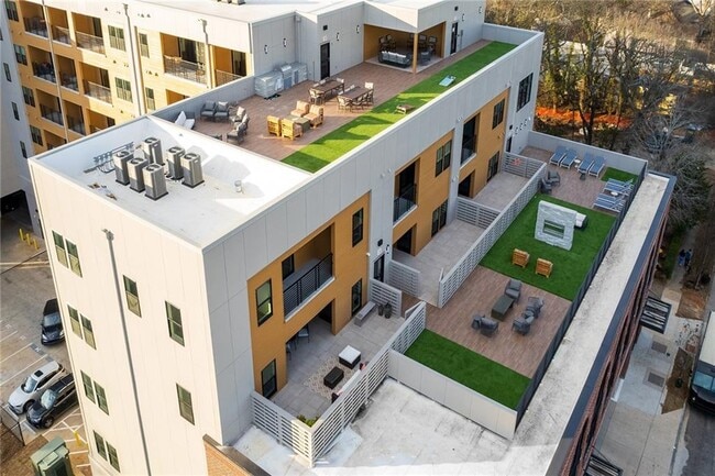 Terraza personal - Vista aérea - 112 Rogers St NE