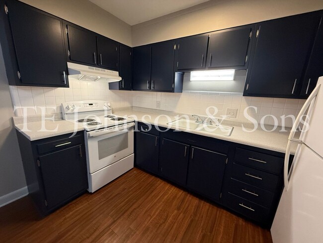 Foto del edificio - 2 Bedroom Salem View Apartment!