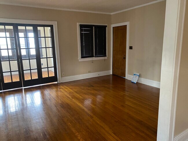 Foto del edificio - 13417 Clifton Blvd