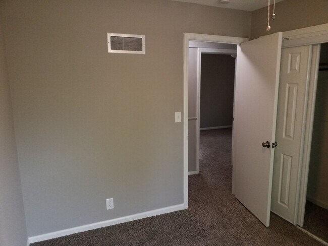 Foto del edificio - 13205 Craig Ave