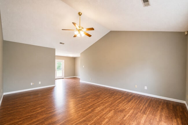 Photo - 317 Headrickview Dr House
