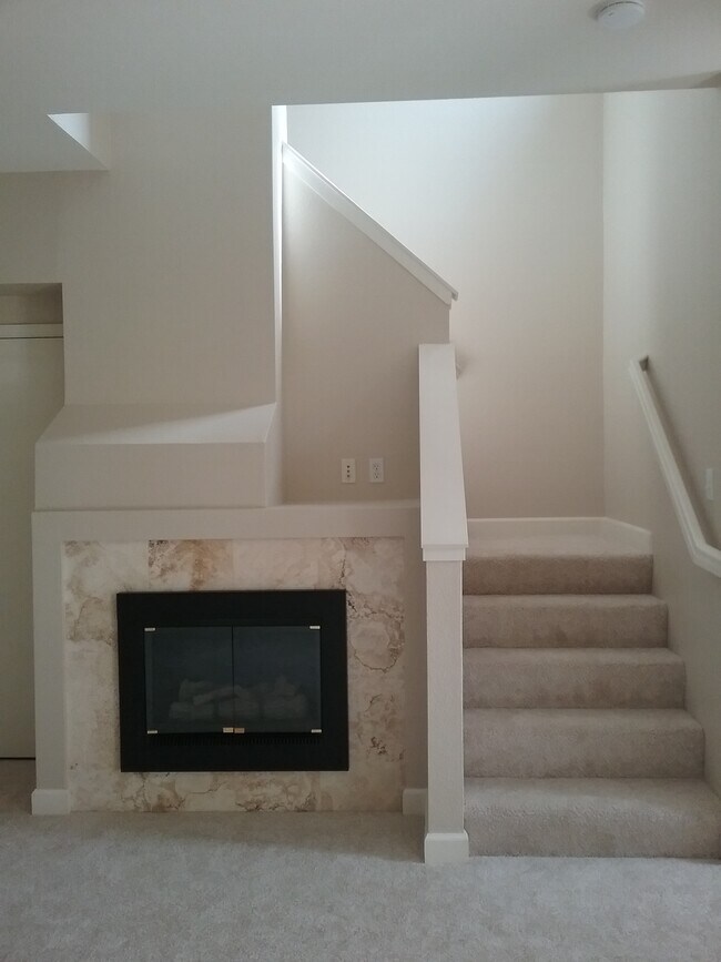 Building Photo - 1042 Niguel Ln