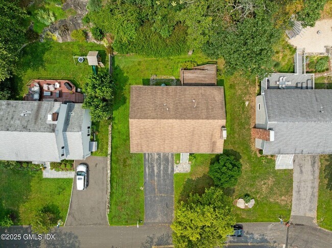 Foto del edificio - 37 Windsor Ln