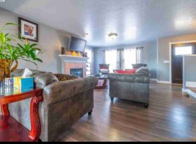 Foto del edificio - 10210 SE Reedway St