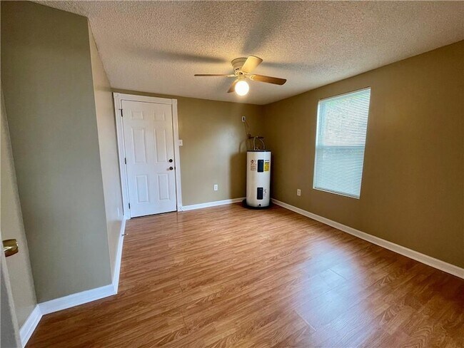 Foto del edificio - 2122 Stander Pl