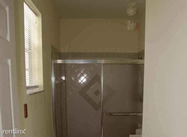 Building Photo - 1 br, 1 bath  - NO HOA - Utilities Included