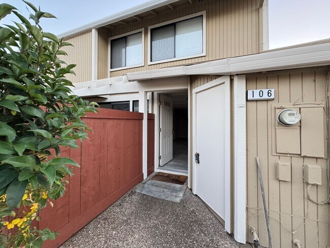 Building Photo - $500 OFF FIRST MONTH RENT!!! 2BD 1.5 BTH C...