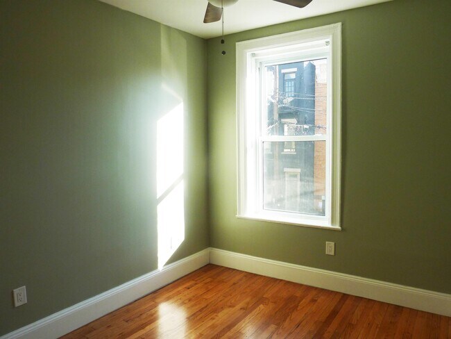 Building Photo - 314 3rd St