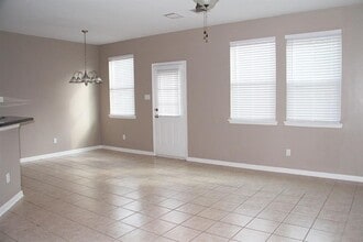 Building Photo - 6055 Yorkglen Manor Ln