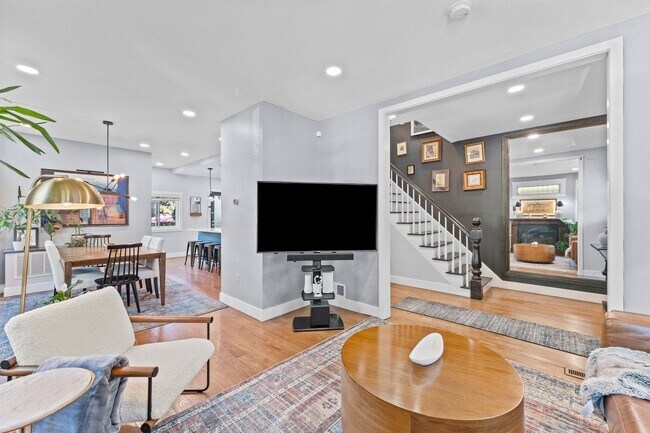 Building Photo - 76 Condict St