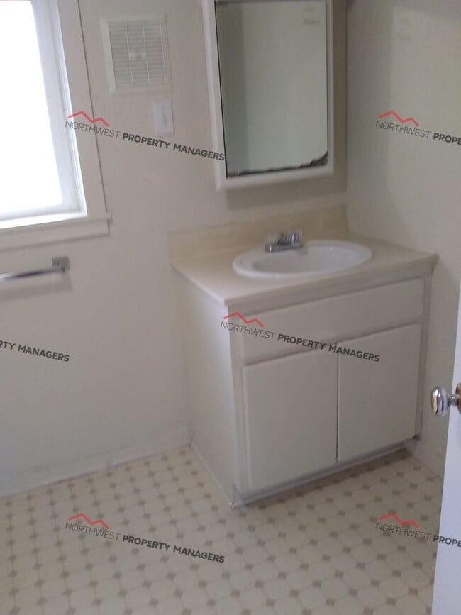 Building Photo - STATUS: AVAILABLE   | R168E| $1095